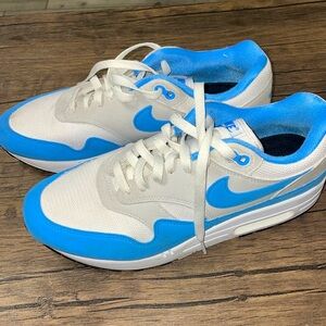 Men Nike sneakers size 9